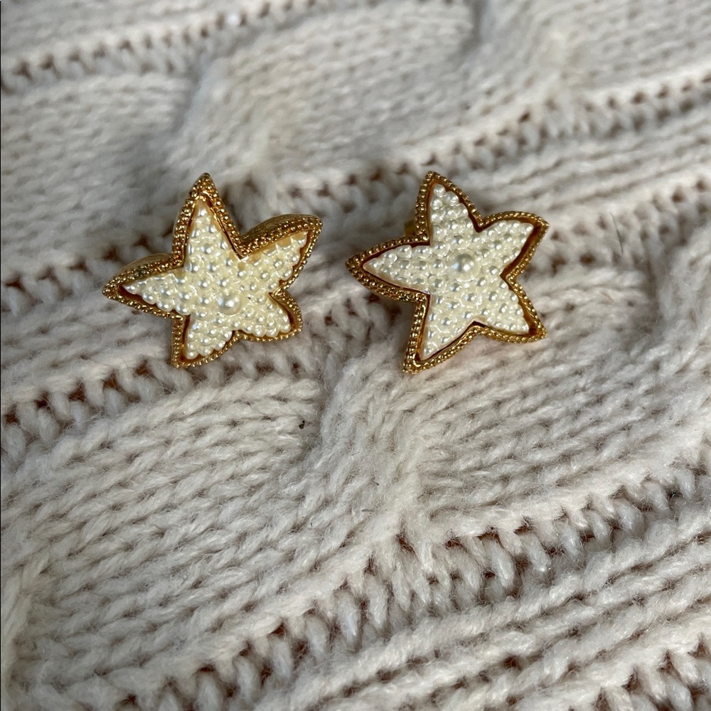 Vintage 90s AVON Sea Treasures Starfish White Faux Pearl Pieced Earrings Set